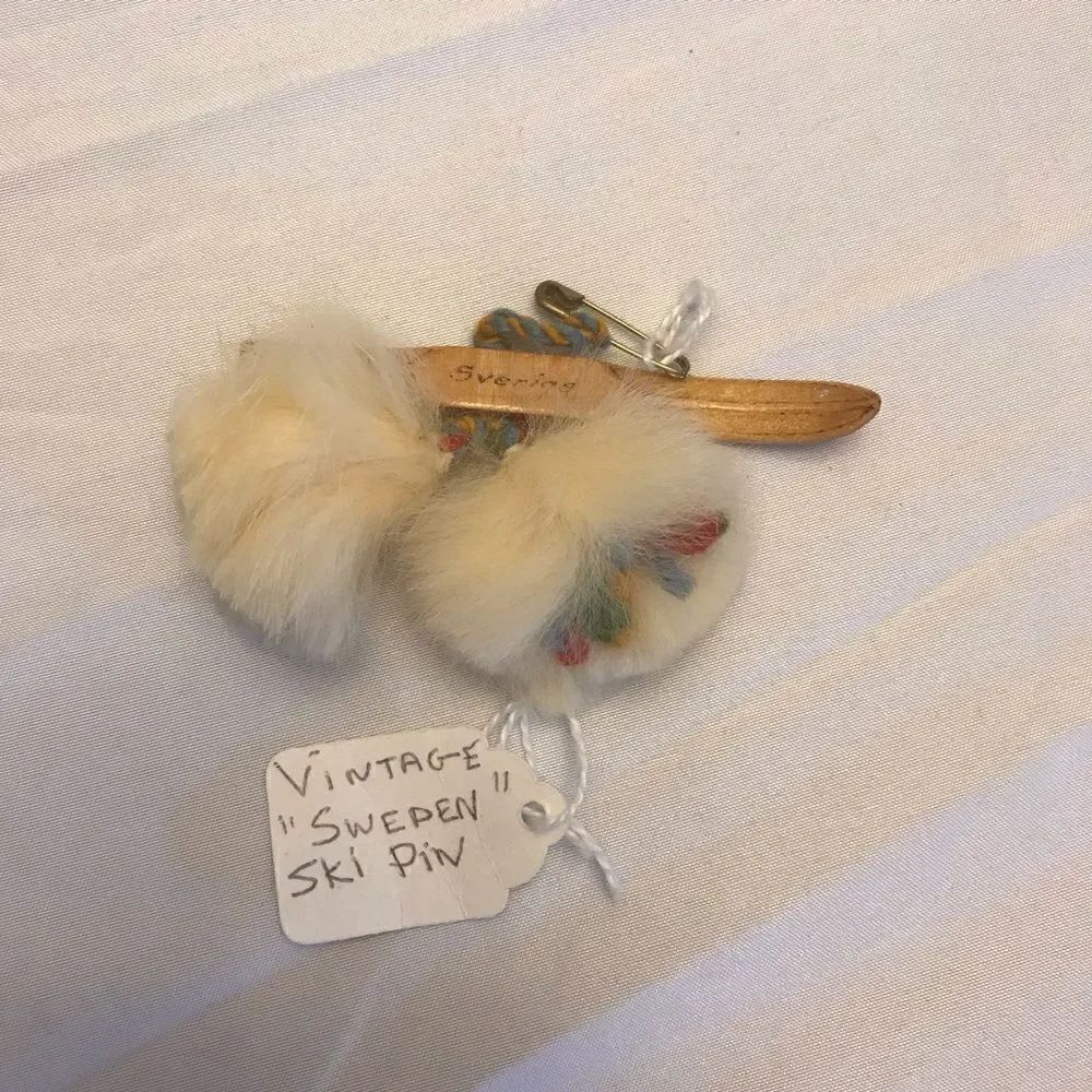Vintage Sweden Ski Pin